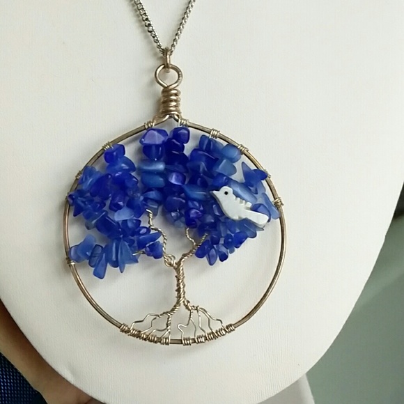Jewelry - Tree of Life pendant necklace